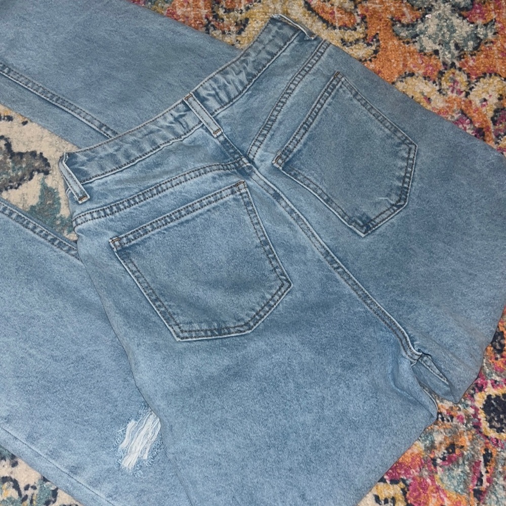 ASOS jeans size 25 with 2 knee holes